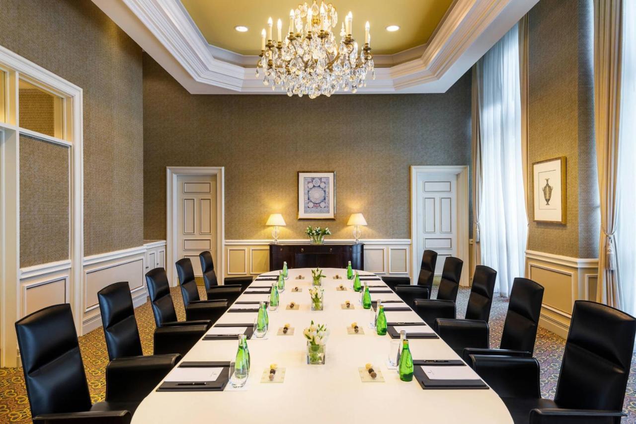 Hotel The Ritz-Carlton, Doha Exterior foto Boardroom