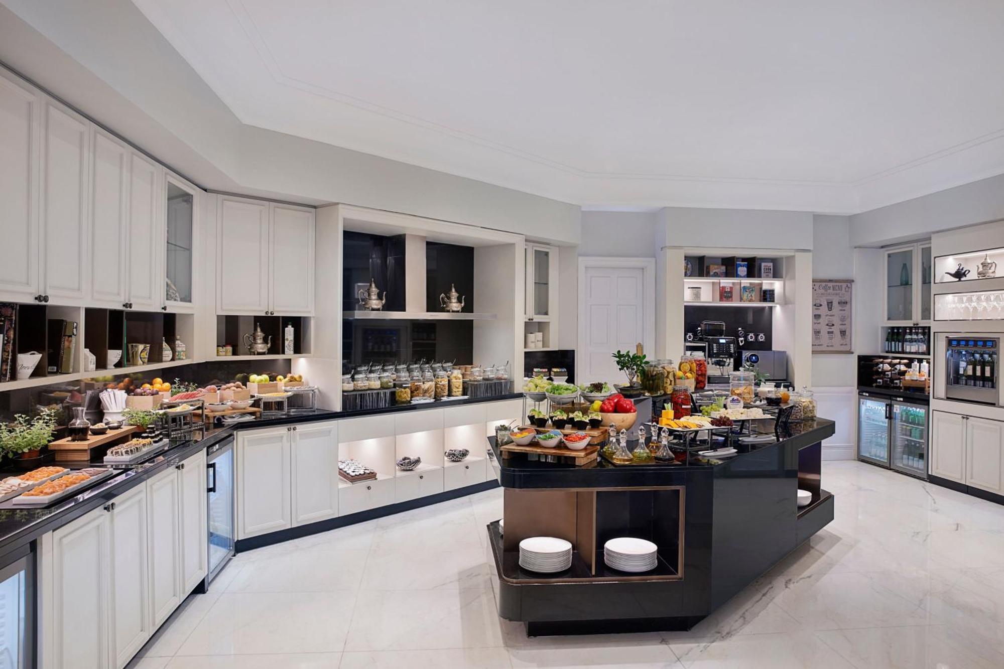 Hotel The Ritz-Carlton, Doha Exterior foto The kitchen at the Ritz-Carlton, Dubai