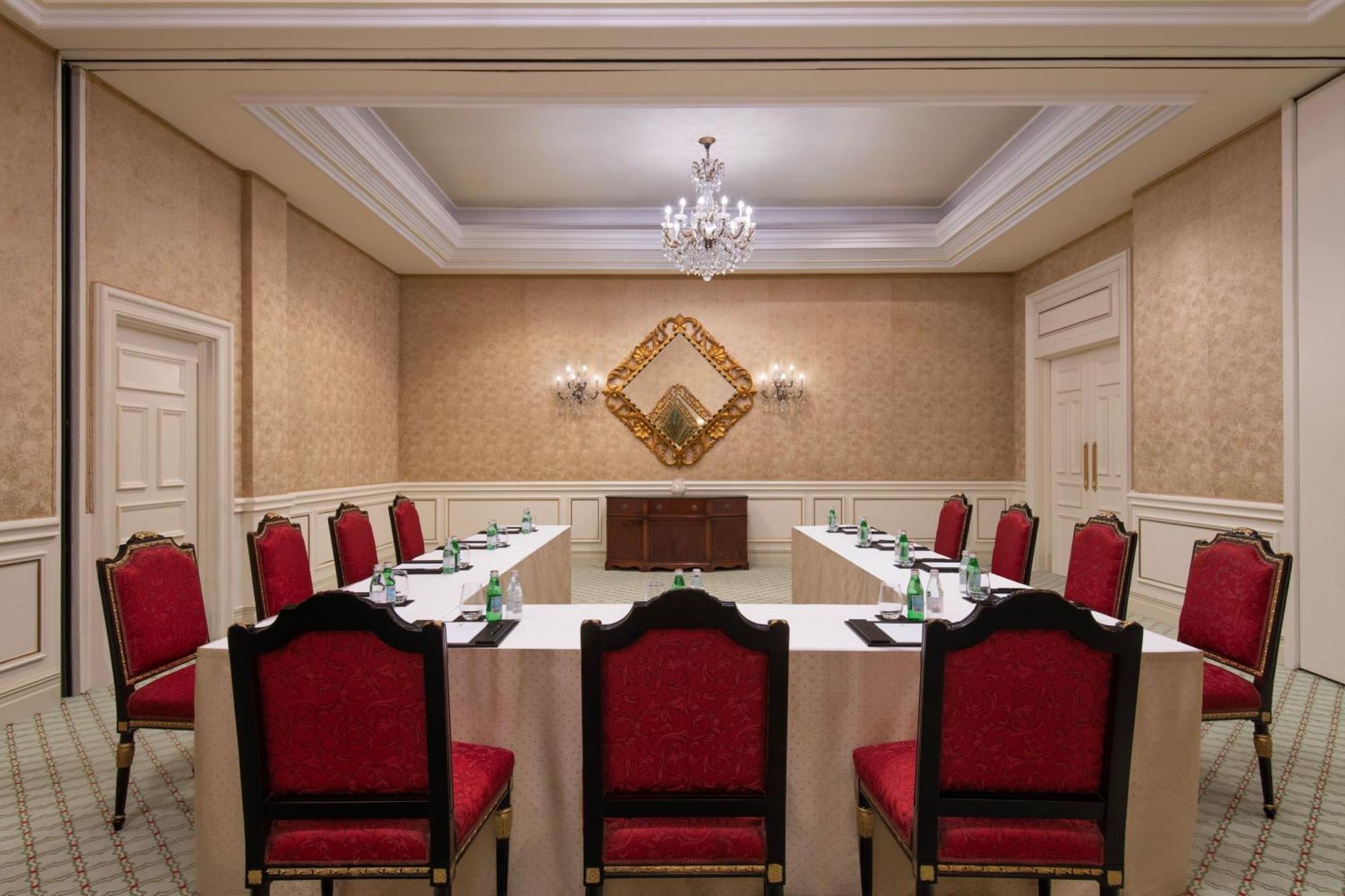 Hotel The Ritz-Carlton, Doha Exterior foto Meeting room